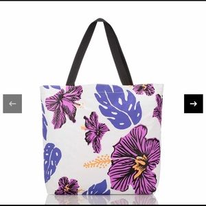 Reversible Tote Lightweight Aloha Collection Splashproof